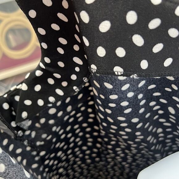 Tradition Dress   - Picture 5 of 5